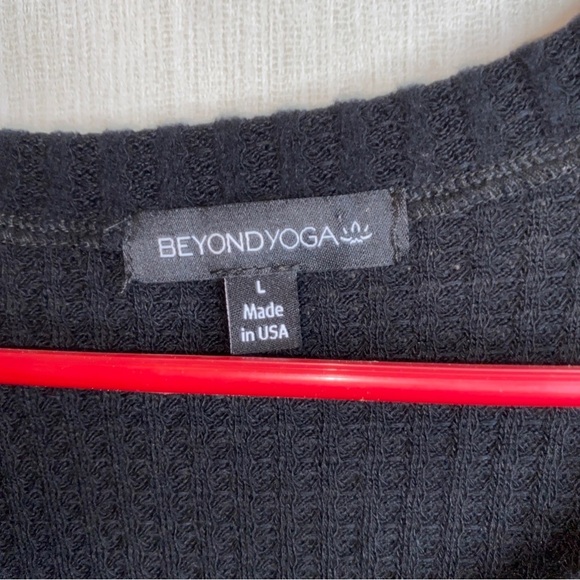 Beyond Yoga Black Blouse with Long Sleeves vV Neck So Soft - Picture 2 of 7